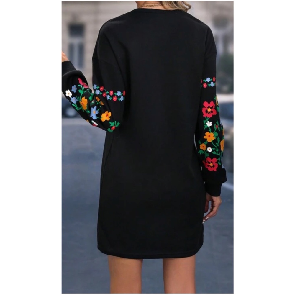 021 Luxe Floral Print Oversized Long Sleeve Dress - Picture 4 of 5